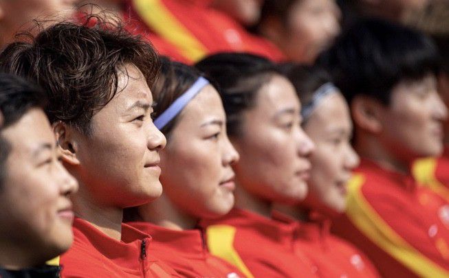 媒体指出，本周二拉波尔塔与扎哈维共进晚餐，这次会面非常重要，因为冬窗即将到来，巴萨有意在冬窗引进一名与加维特点相似的中场球员。